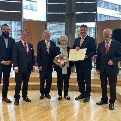 Bild vergrößern: Bundesverdienstkreuz Gruppenbild