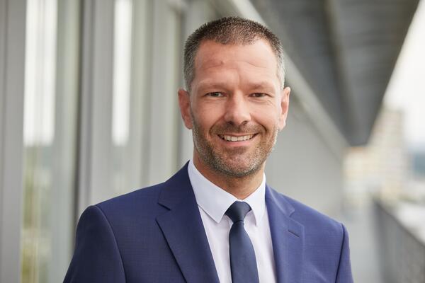Bild vergrößern: Sauer, Stefan