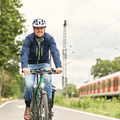 Bild vergrößern: 045_AGNH_Radverkehr_Arbeit_Alltag_Print560mm