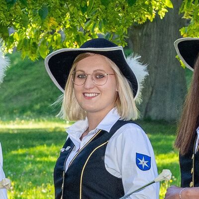 Bild vergr&ouml;&szlig;ern: Bild von Luisa Brych in Uniform
