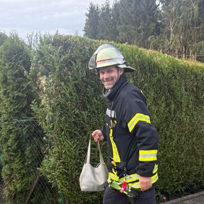 Bild vergr&ouml;&szlig;ern: Stefan Bode in Feuerwehrmann Ausrüstung